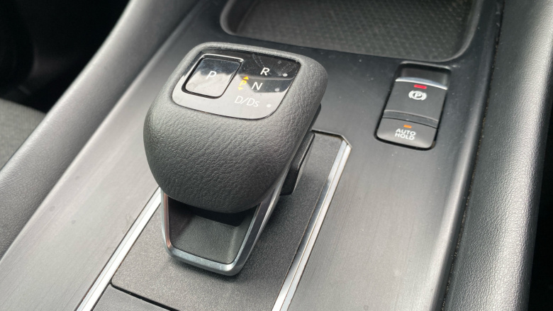 Nissan Qashqai 1.3 DiG-T MH 158 N-Connecta 5dr Xtronic Petrol Hatchback